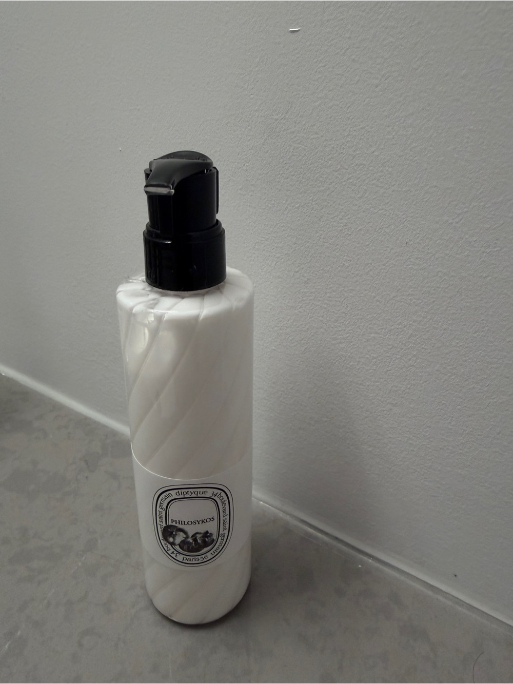 diptyque White & Black Philosykos Body Moisturizer